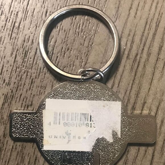 Universal Globe Black Metal Keychain - Picture 2 of 2